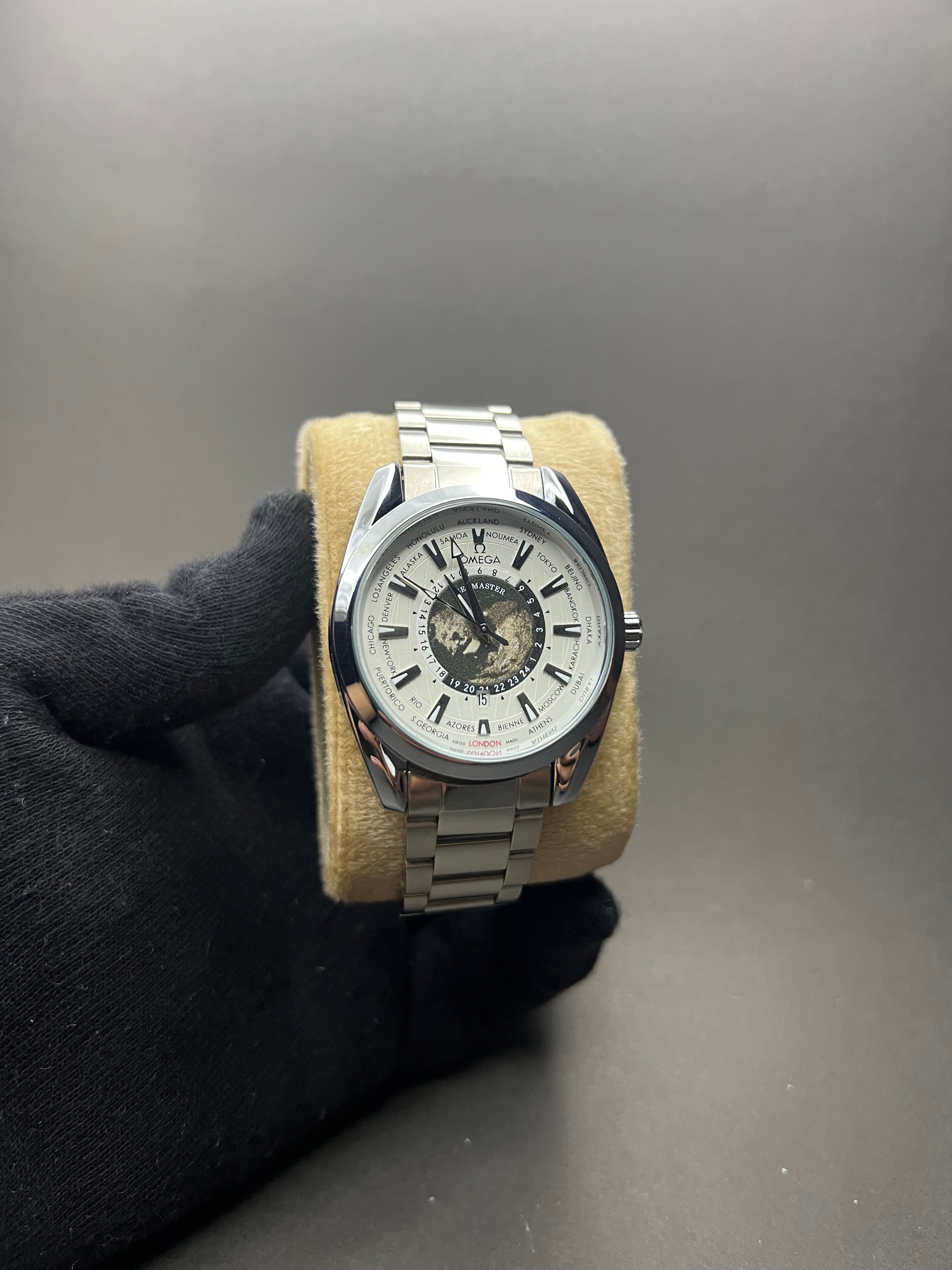 Omega Seamaster Aqua Terra Worldtimer – Master Chronometer