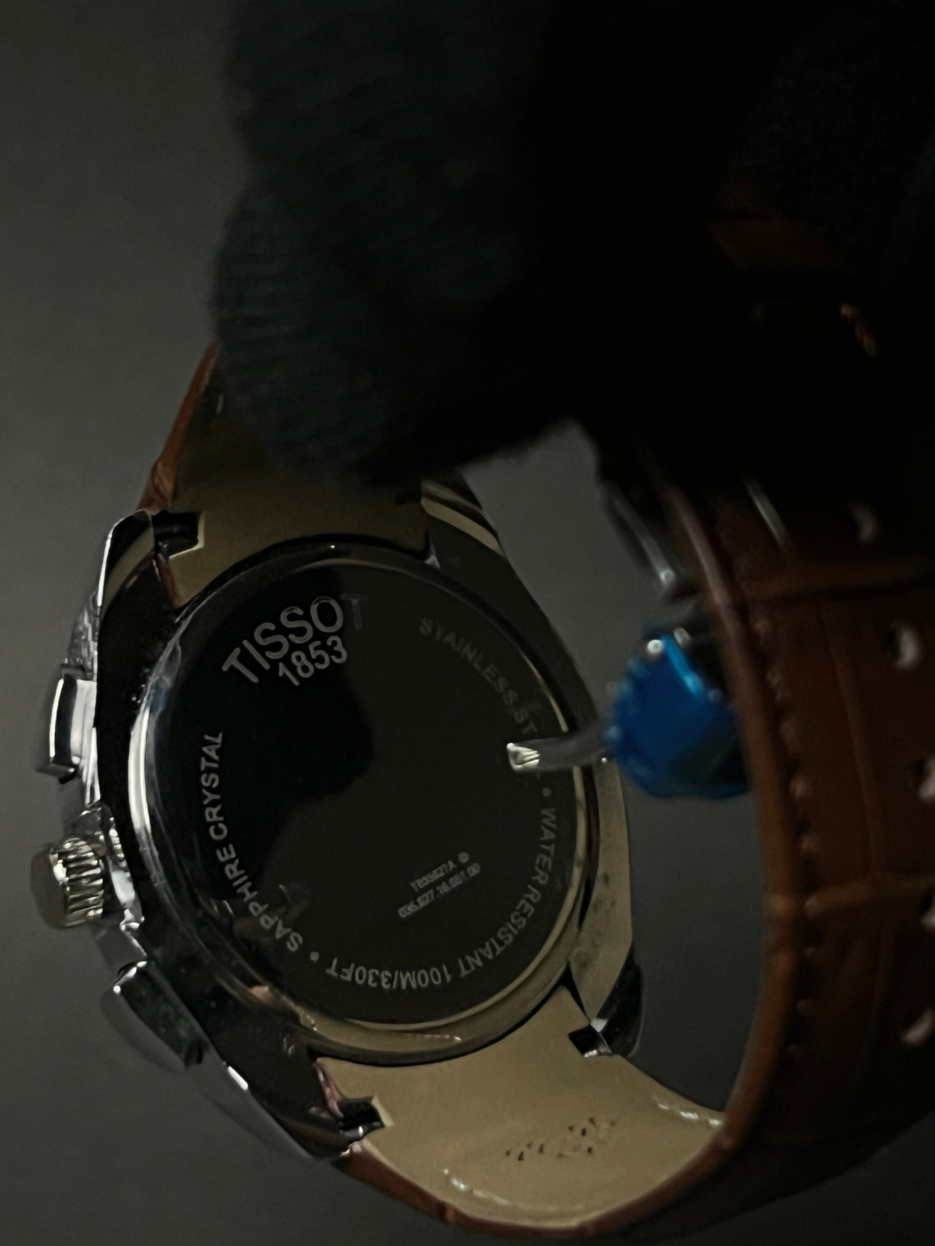 TISSOT COUTURIER CHRONOGRAPH STYLE STRAP WATCH.