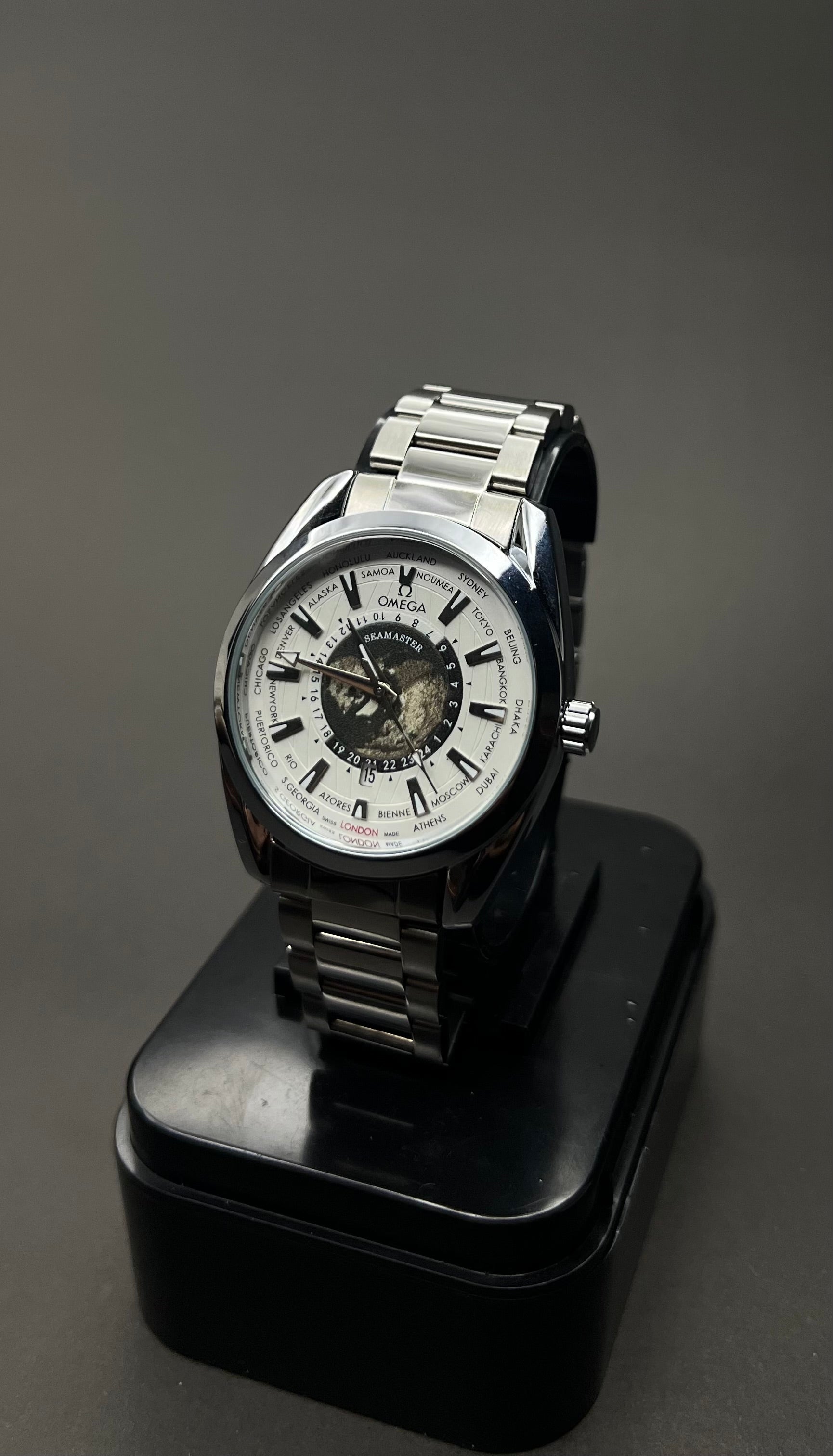 Omega Seamaster Aqua Terra Worldtimer – Master Chronometer