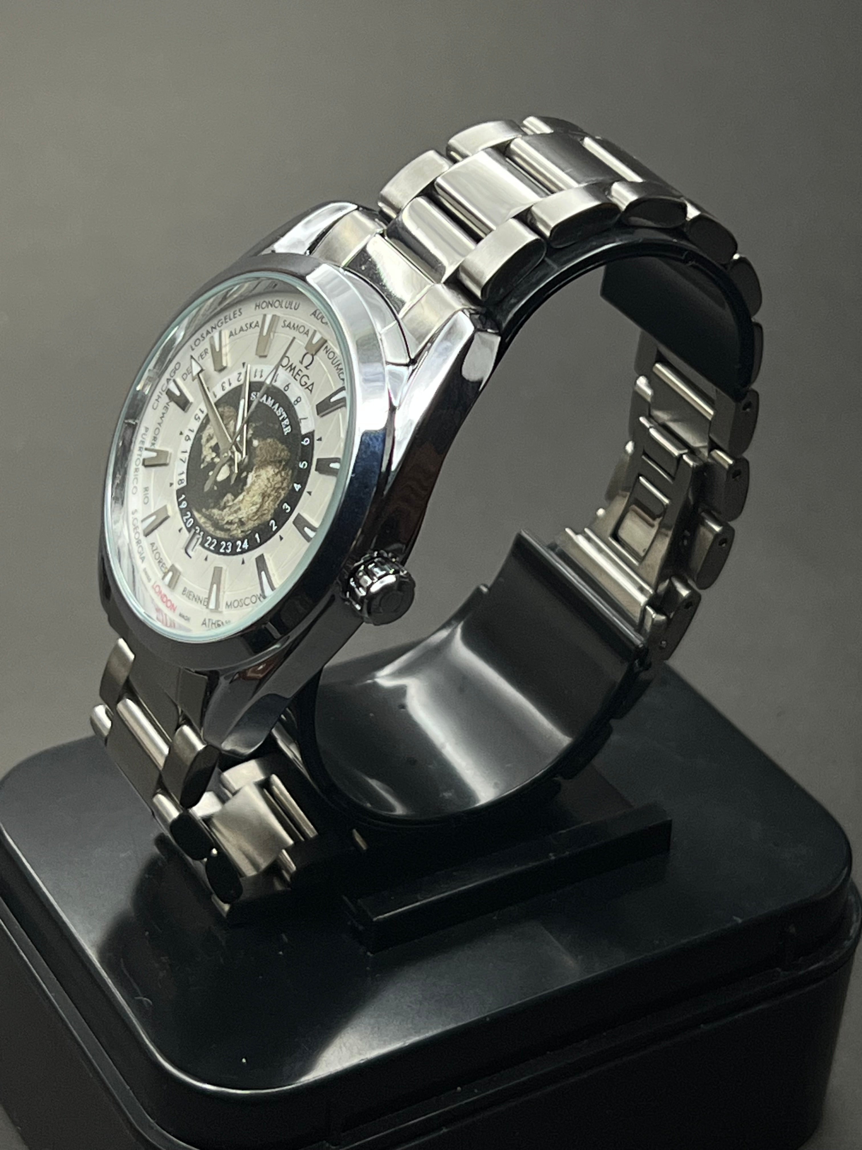 Omega Seamaster Aqua Terra Worldtimer – Master Chronometer