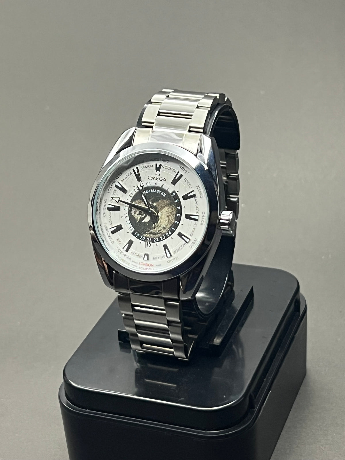 Omega Seamaster Aqua Terra Worldtimer – Master Chronometer