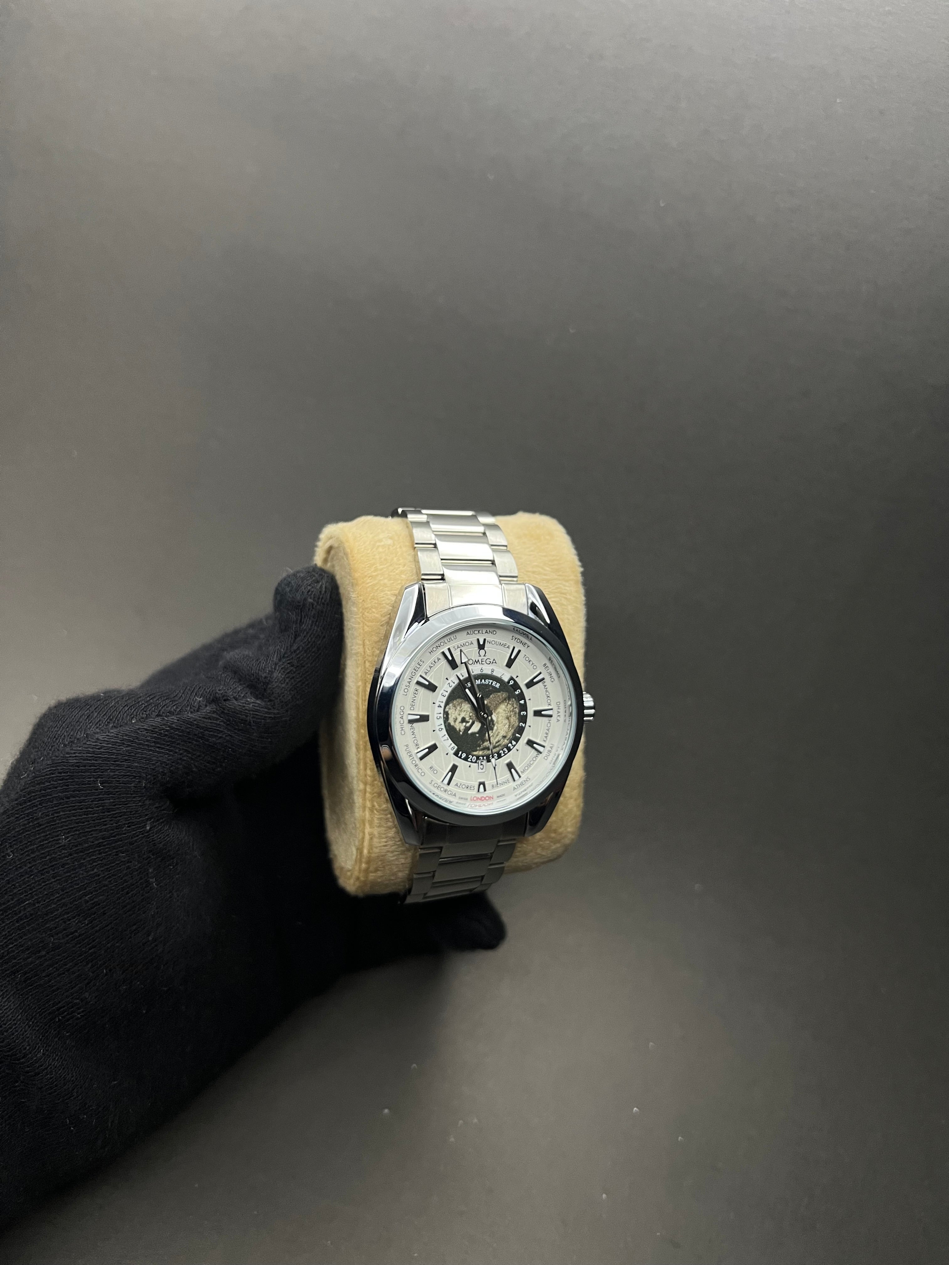 Omega Seamaster Aqua Terra Worldtimer – Master Chronometer