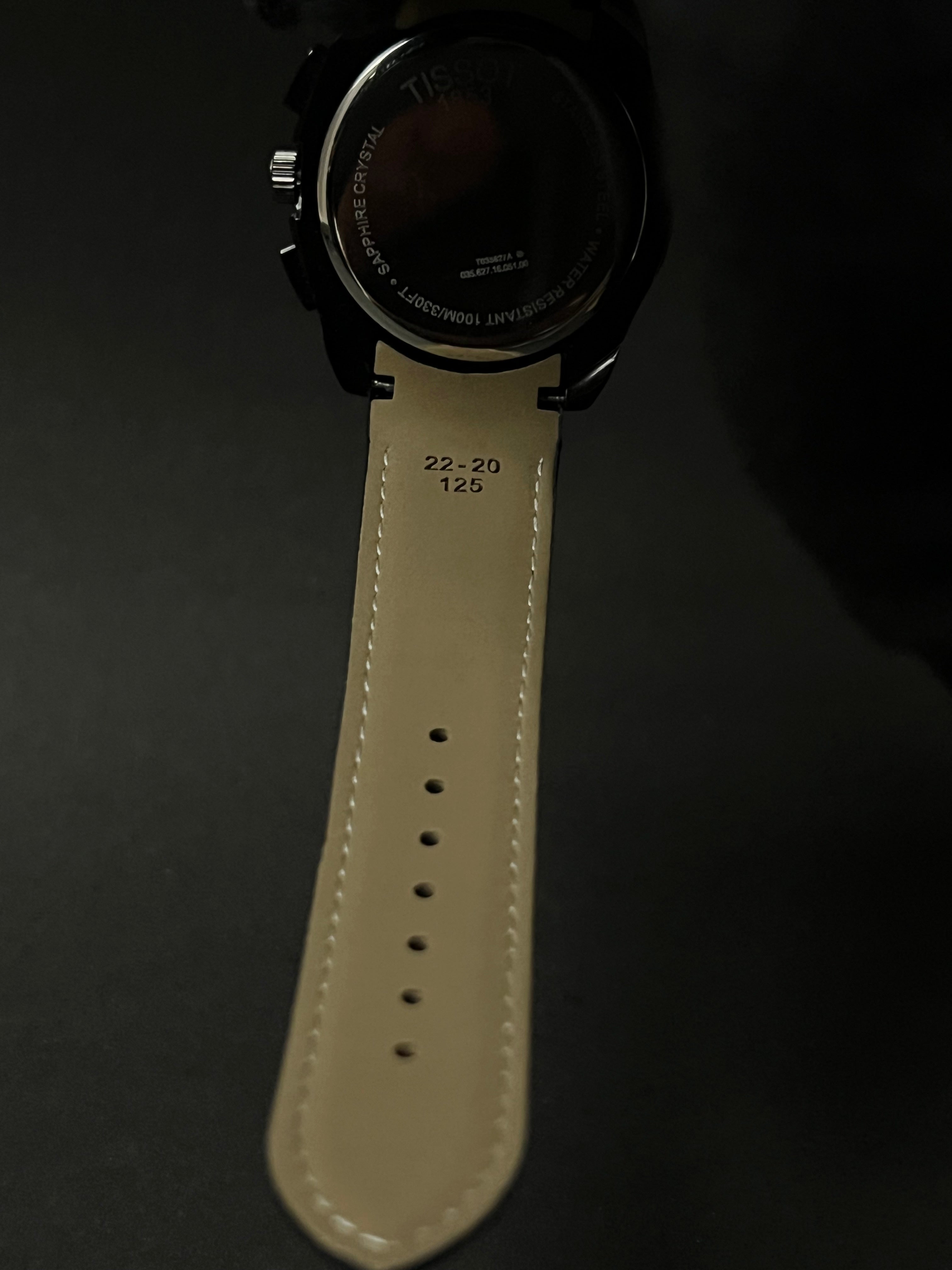 TISSOT COUTURIER CHRONOGRAPH STYLE STRAP WATCH.